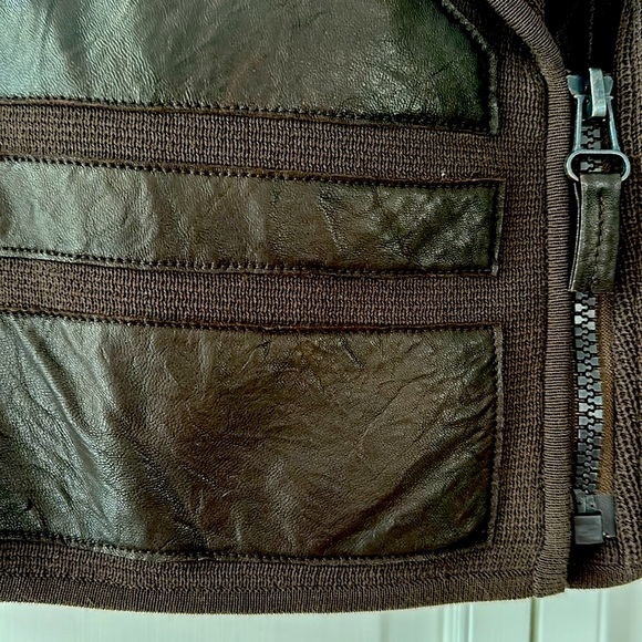 🎉HP🎉 100% Lamb Leather Vest - Picture 2 of 5